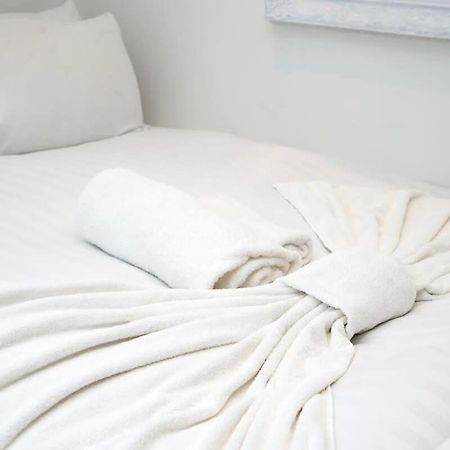 דירות אנפילד Cozy Single Level Flat With Parking מראה חיצוני תמונה