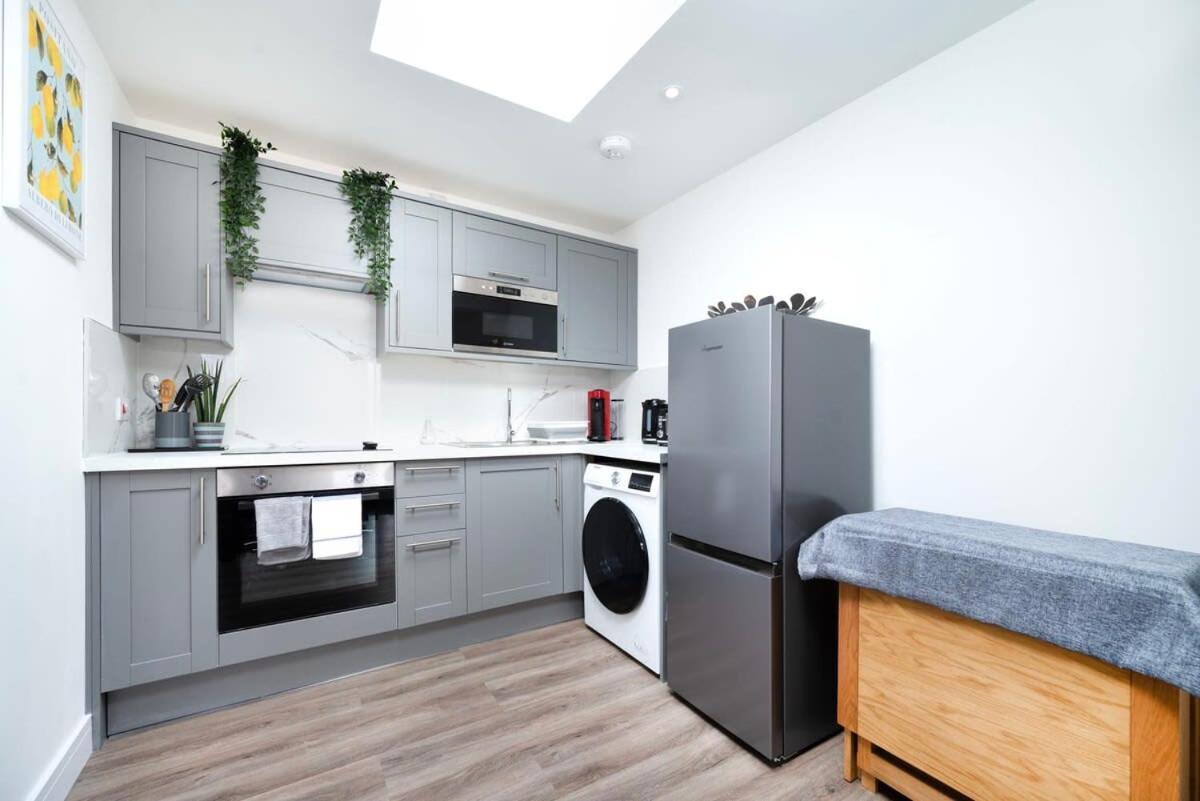 דירות אנפילד Cozy Single Level Flat With Parking מראה חיצוני תמונה