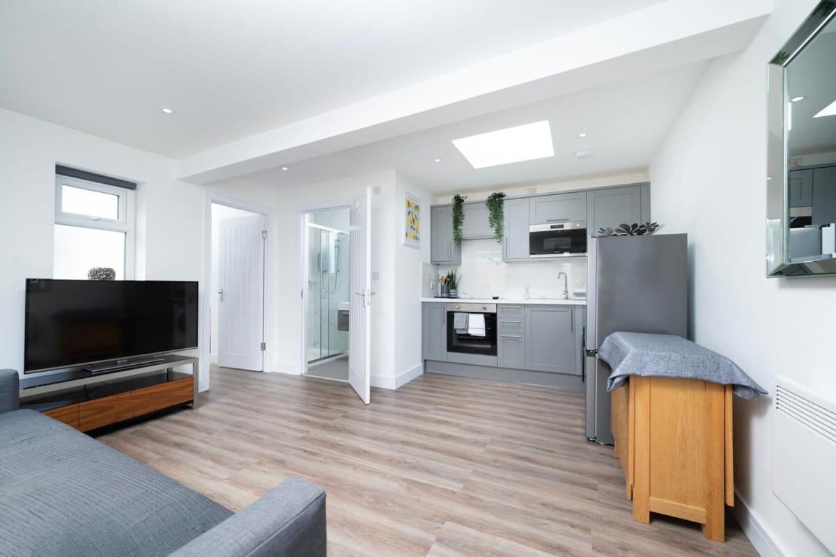 דירות אנפילד Cozy Single Level Flat With Parking מראה חיצוני תמונה